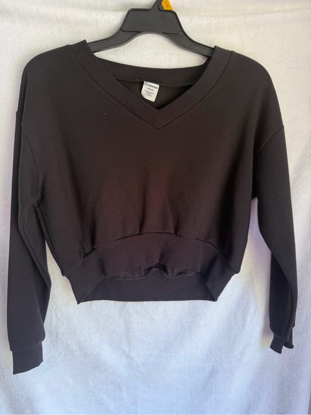No Boundaries Black V-Neck Cropped Sweater